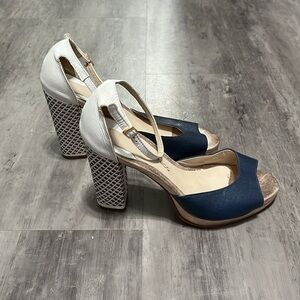 Anthropologie Klub Nico Navy Blue, White, and Gold Platform 4 inch heels Size 8